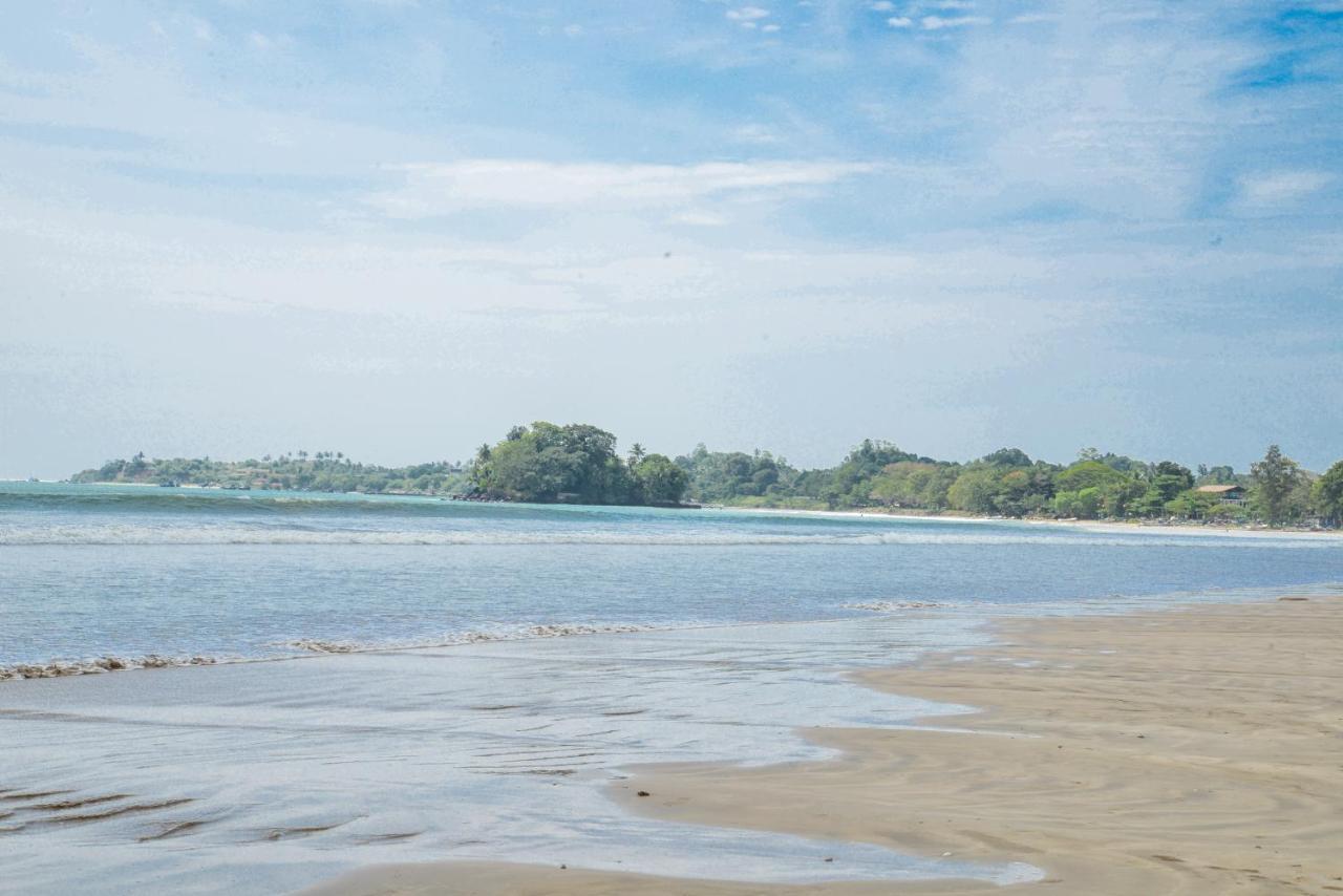 Hotel Centhara Beach Weligama Extérieur photo